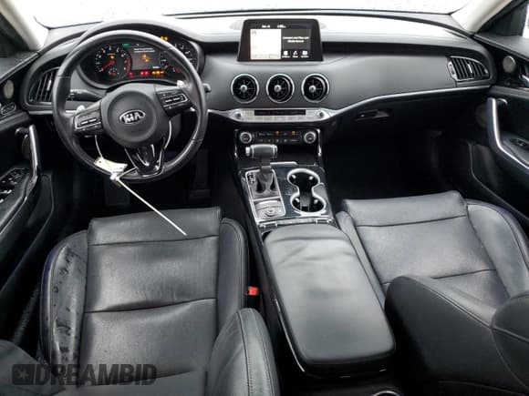 ✅ 2018 Kia Stinger Premium • VIN: KNAE25LA1J6014938 • Lot: 86449535. Wystawiony na Copart z przebiegiem 93 668 mil. Bezpłatny archiwum sprzedaży aukcyjnych z USA i szczegółowy raport historii pojazdu na DreamBid. Zdjęcie 8.