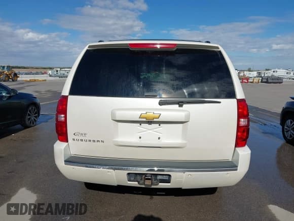 ✅ 2013 Chevrolet Suburban LTZ • VIN: 1GNSKKE74DR184775 • Лот: 43550127. Опубликован ранее на IAAI с пробегом 222 593 миль. Бесплатный доступ к архиву аукционных продаж из США и подробный отчёт об истории автомобиля на DreamBid. Изображение 17.