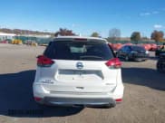 ✅ 2017 Nissan Rogue SV • VIN: KNMAT2MV5HP615952 • Lot: 43636430. Wystawiony na IAAI z przebiegiem 97 075 mil. Bezpłatny archiwum sprzedaży aukcyjnych z USA i szczegółowy raport historii pojazdu na DreamBid. Zdjęcie 16.