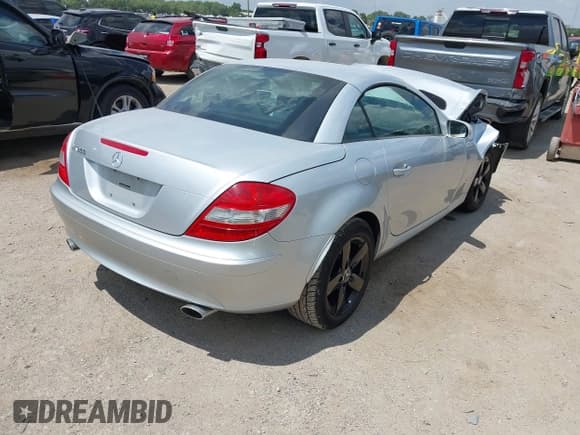 ✅ 2006 Mercedes-Benz SLK 280 • VIN: WDBWK54F56F081257 • Лот: 42998051. Опубликован ранее на IAAI с пробегом 87 814 миль. Бесплатный доступ к архиву аукционных продаж из США и подробный отчёт об истории автомобиля на DreamBid. Изображение 4.