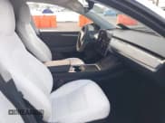 ✅ 2022 Tesla Model Y Performance • VIN: 7SAYGDEF6NF538958 • Lot: 43264050. Wystawiony na IAAI z przebiegiem 46 435 mil. Bezpłatny archiwum sprzedaży aukcyjnych z USA i szczegółowy raport historii pojazdu na DreamBid. Zdjęcie 5.