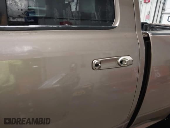 ✅ 2010 Dodge 1500 TRX • VIN: 1D7RV1GT8AS231643 • Lot: 41912525. Wystawiony na IAAI z przebiegiem 273 114 mil. Bezpłatny archiwum sprzedaży aukcyjnych z USA i szczegółowy raport historii pojazdu na DreamBid. Zdjęcie 6.