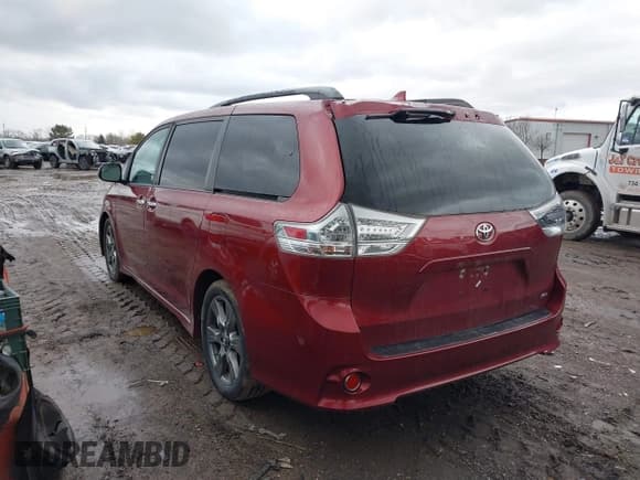 ✅ 2018 Toyota Sienna SE • VIN: 5TDXZ3DC0JS952795 • Лот: 41729659. Опубликован ранее на IAAI с пробегом 92 290 миль. Бесплатный доступ к архиву аукционных продаж из США и подробный отчёт об истории автомобиля на DreamBid. Изображение 3.