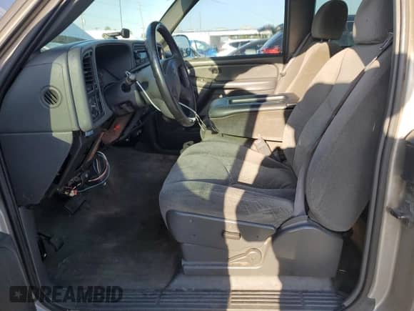 2006 Chevrolet Silverado 1500 LT2 z VIN 2GCEC19T261111095, wystawiony jako Copart lot #70645795 z przebiegiem Nie podano mil oraz Czysty tytuł • Clean title. Historia ofert i sprzedaży dostępna na DreamBid. Obrazek 7.