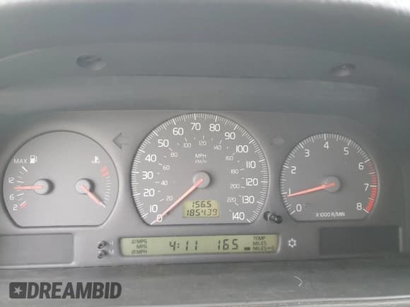 ✅ 1999 Volvo V70 • VIN: YV1LW55A2X2607794 • Lot: 86951504. Wystawiony na Copart z przebiegiem 185 439 mil. Bezpłatny archiwum sprzedaży aukcyjnych z USA i szczegółowy raport historii pojazdu na DreamBid. Zdjęcie 9.