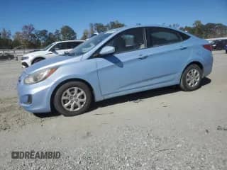 2014 Hyundai Accent GLS z VIN KMHCT4AE9EU645750, wystawiony jako Copart lot #82669975 z przebiegiem 209 682 mil mil oraz Czysty tytuł • Clean title. Historia ofert i sprzedaży dostępna na DreamBid. Obrazek 1.