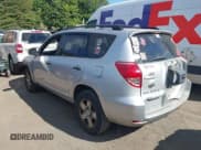 ✅ 2007 Toyota RAV4 • VIN: JTMBD33V476036111 • Лот: 43080624. Опубликован ранее на IAAI с пробегом 201 666 миль. Бесплатный доступ к архиву аукционных продаж из США и подробный отчёт об истории автомобиля на DreamBid. Изображение 3.
