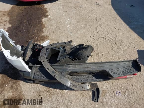 ✅ 2025 Hyundai Santa Cruz SEL • VIN: 5NTJB4DE1SH142618 • Лот: 43308976. Опубликован ранее на IAAI с пробегом 13 648 миль. Бесплатный доступ к архиву аукционных продаж из США и подробный отчёт об истории автомобиля на DreamBid. Изображение 12.