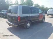✅ 1995 GMC Safari • VIN: 1GKEL19W5SB543740 • Lot: 42507228. Wystawiony na IAAI z przebiegiem 141 545 mil. Bezpłatny archiwum sprzedaży aukcyjnych z USA i szczegółowy raport historii pojazdu na DreamBid. Zdjęcie 4.