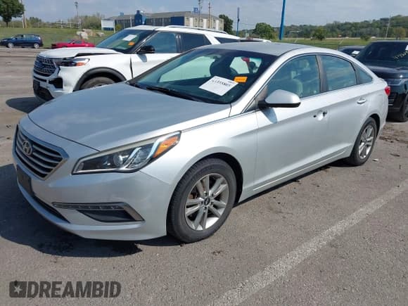 ✅ 2015 Hyundai Sonata SE • VIN: 5NPE24AF4FH100186 • Лот: 43355805. Опубликован ранее на IAAI с пробегом 118 164 миль. Бесплатный доступ к архиву аукционных продаж из США и подробный отчёт об истории автомобиля на DreamBid. Изображение 2.