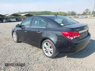 2014 Chevrolet Cruze LTZ z VIN 1G1PG5SB0E7257611, wystawiony jako IAAI lot #43106073 z przebiegiem 152 454 mil mil oraz . Historia ofert i sprzedaży dostępna na DreamBid. Obrazek 3.