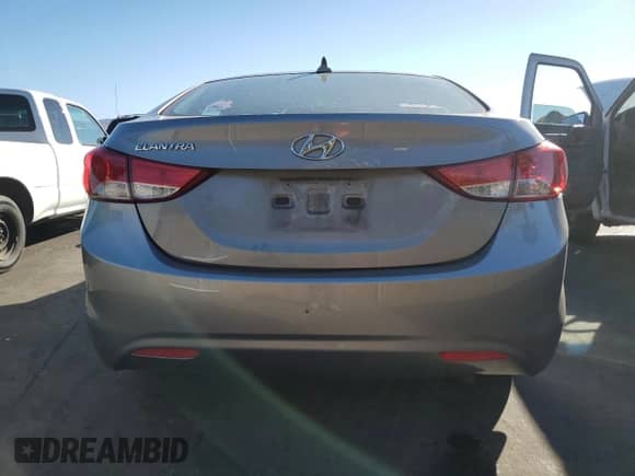 2013 Hyundai Elantra Limited z VIN KMHDH4AE1DU484010, wystawiony jako Copart lot #80697795 z przebiegiem 130 426 mil mil oraz Szkoda całkowita • Salvage title. Historia ofert i sprzedaży dostępna na DreamBid. Obrazek 6.