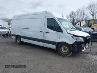✅ 2019 Mercedes-Benz Sprinter • VIN: WD3PF1CDXKP104999 • Lot: 41792333. Wystawiony na IAAI z przebiegiem 173 791 mil. Bezpłatny archiwum sprzedaży aukcyjnych z USA i szczegółowy raport historii pojazdu na DreamBid. Zdjęcie 1.