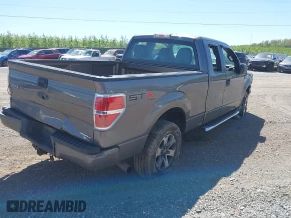 ✅ 2013 Ford F-150 XL • VIN: 1FTFX1EF4DFA13572 • Lot: 42122906. Wystawiony na IAAI z przebiegiem 183 071 mil. Bezpłatny archiwum sprzedaży aukcyjnych z USA i szczegółowy raport historii pojazdu na DreamBid. Zdjęcie 4.