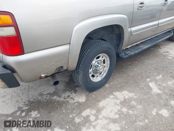 ✅ 2002 Chevrolet Suburban LS • VIN: 3GNGK26G82G306927 • Лот: 42027513. Опубликован ранее на IAAI с пробегом 124 016 миль. Бесплатный доступ к архиву аукционных продаж из США и подробный отчёт об истории автомобиля на DreamBid. Изображение 6.