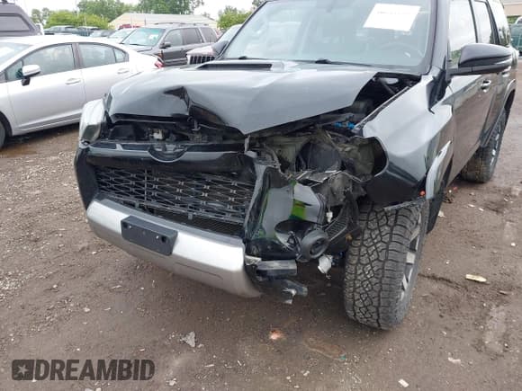 ✅ 2019 Toyota 4Runner SR5 • VIN: JTEBU5JR5K5622909 • Лот: 42349597. Опубликован ранее на IAAI с пробегом 193 916 миль. Бесплатный доступ к архиву аукционных продаж из США и подробный отчёт об истории автомобиля на DreamBid. Изображение 6.