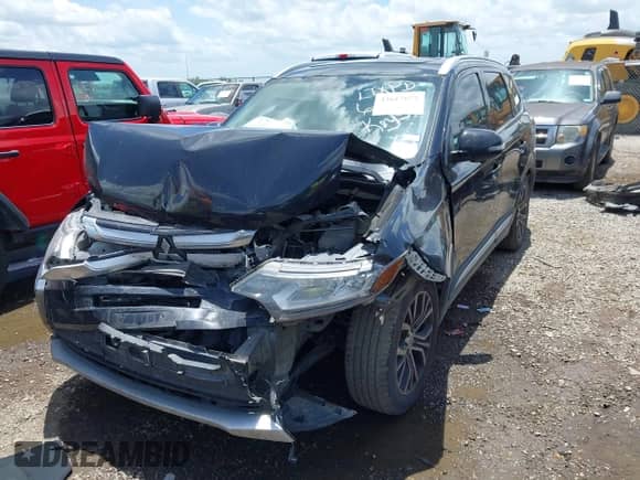 2018 Mitsubishi Outlander SE with VIN JA4AD3A34JZ060759, listed as a IAAI auction lot 42617672 with 181,482 mi miles and . Bid and sale history available at DreamBid. Image 17.