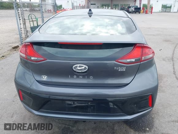 ✅ 2018 Hyundai Ioniq Blue • VIN: KMHC65LC9JU077745 • Lot: 42170399. Wystawiony na IAAI z przebiegiem 123 207 mil. Bezpłatny archiwum sprzedaży aukcyjnych z USA i szczegółowy raport historii pojazdu na DreamBid. Zdjęcie 16.