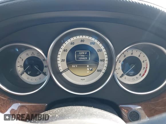 ✅ 2012 Mercedes-Benz CLS 550 • VIN: WDDLJ9BB9CA044550 • Lot: 43561977. Wystawiony na IAAI z przebiegiem 125 523 mil. Bezpłatny archiwum sprzedaży aukcyjnych z USA i szczegółowy raport historii pojazdu na DreamBid. Zdjęcie 7.