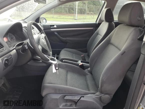 ✅ 2009 Volkswagen Rabbit S • VIN: WVWBA71K79W128373 • Лот: 72429924. Опубликован ранее на Copart с пробегом 199 263 миль. Бесплатный доступ к архиву аукционных продаж из США и подробный отчёт об истории автомобиля на DreamBid. Изображение 7.