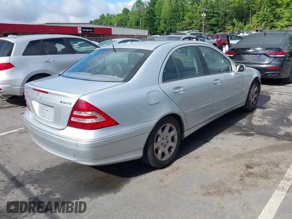 ✅ 2006 Mercedes-Benz C 280 Luxury • VIN: WDBRF92H16F763551 • Lot: 42380364. Wystawiony na IAAI z przebiegiem 253 957 mil. Bezpłatny archiwum sprzedaży aukcyjnych z USA i szczegółowy raport historii pojazdu na DreamBid. Zdjęcie 4.