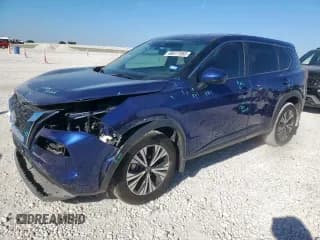 ✅ 2022 Nissan Rogue SV • VIN: 5N1BT3BA0NC677803 • Lot: 86517355. Wystawiony na Copart z przebiegiem 45 875 mil. Bezpłatny archiwum sprzedaży aukcyjnych z USA i szczegółowy raport historii pojazdu na DreamBid. Zdjęcie 1.