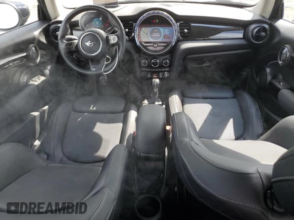 ✅ 2024 MINI Hardtop Cooper S • VIN: WMW53DH00R2U84257 • Лот: 56960705. Опубликован ранее на Copart с пробегом 17 478 миль. Бесплатный доступ к архиву аукционных продаж из США и подробный отчёт об истории автомобиля на DreamBid. Изображение 8.