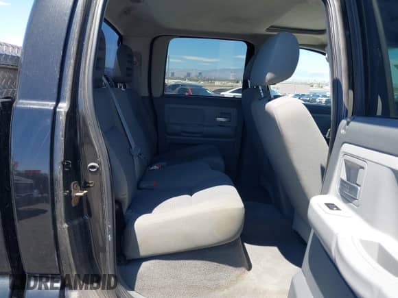 2006 Dodge Dakota SLT with VIN 1D7HE48J46S653796, listed as a IAAI auction lot 42700403 with 130,082 mi miles and . Bid and sale history available at DreamBid. Image 7.