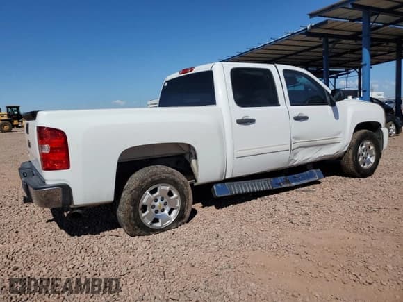 ✅ 2011 Chevrolet Silverado 1500 LT • VIN: 3GCPCSE08BG390869 • Лот: 81063065. Опубликован ранее на Copart с пробегом 142 531 миль. Бесплатный доступ к архиву аукционных продаж из США и подробный отчёт об истории автомобиля на DreamBid. Изображение 3.