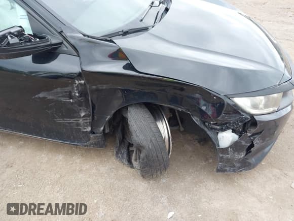 ✅ 2018 Honda Civic LX • VIN: 2HGFC4B57JH307326 • Lot: 43037863. Wystawiony na IAAI z przebiegiem 116 810 mil. Bezpłatny archiwum sprzedaży aukcyjnych z USA i szczegółowy raport historii pojazdu na DreamBid. Zdjęcie 6.