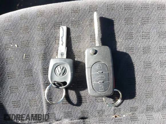 ✅ 2001 Volkswagen Golf GLS • VIN: 9BWGP61JX14066818 • Лот: 41968719. Опубликован ранее на IAAI с пробегом 177 638 миль. Бесплатный доступ к архиву аукционных продаж из США и подробный отчёт об истории автомобиля на DreamBid. Изображение 11.