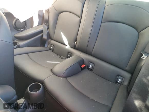 ✅ 2023 MINI Hardtop Cooper • VIN: WMW33DH04P2T54230 • Lot: 77448314. Wystawiony na Copart z przebiegiem Nie podano. Bezpłatny archiwum sprzedaży aukcyjnych z USA i szczegółowy raport historii pojazdu na DreamBid. Zdjęcie 11.