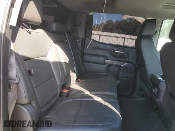 ✅ 2019 Chevrolet Silverado 1500 RST • VIN: 3GCUYEEDXKG104609 • Lot: 82207585. Wystawiony na Copart z przebiegiem 142 831 mil. Bezpłatny archiwum sprzedaży aukcyjnych z USA i szczegółowy raport historii pojazdu na DreamBid. Zdjęcie 10.