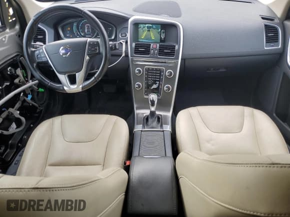 ✅ 2016 Volvo XC60 T5 Platinum • VIN: YV4612RM5G2854471 • Лот: 67963855. Опубликован ранее на Copart с пробегом 124 273 миль. Бесплатный доступ к архиву аукционных продаж из США и подробный отчёт об истории автомобиля на DreamBid. Изображение 8.