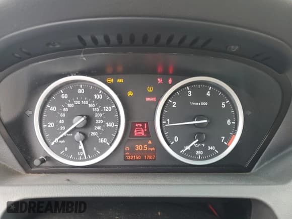 ✅ 2004 BMW 6 Series 645Ci • VIN: WBAEK73404B260414 • Lot: 68770245. Wystawiony na Copart z przebiegiem 132 150 mil. Bezpłatny archiwum sprzedaży aukcyjnych z USA i szczegółowy raport historii pojazdu na DreamBid. Zdjęcie 9.