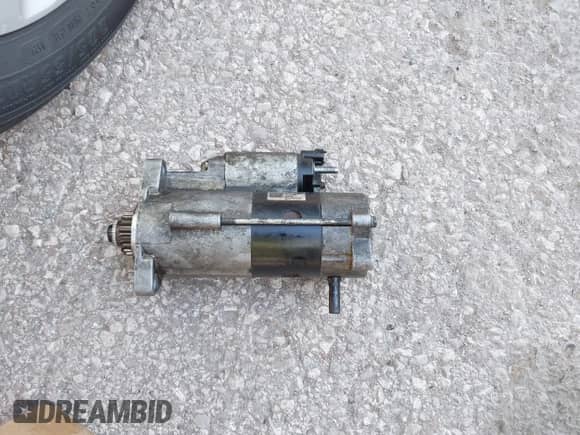 2016 Chevrolet Malibu LT z VIN 1G1ZE5STXGF281284, wystawiony jako IAAI lot #43500454 z przebiegiem 149 133 mil mil oraz . Historia ofert i sprzedaży dostępna na DreamBid. Obrazek 12.