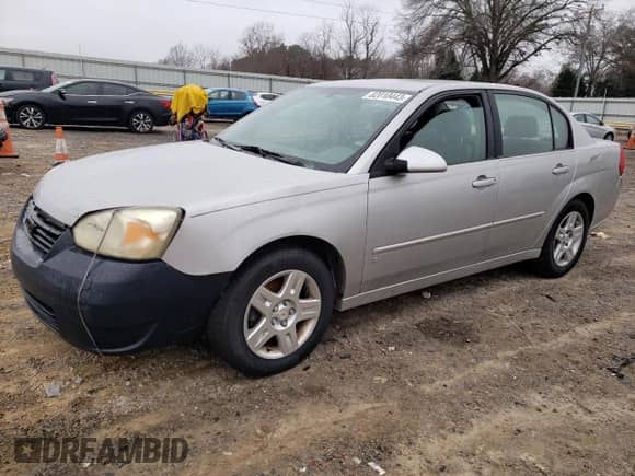 2007 Chevrolet Malibu 2LT with VIN 1G1ZT58N87F236553, listed as a Copart auction lot 82010443 with 212,096 mi miles and Salvage title. Bid and sale history available at DreamBid. Image 1.