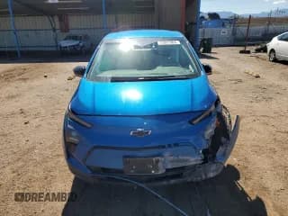 ✅ 2022 Chevrolet Bolt EV 1LT • VIN: 1G1FW6S07N4132450 • Lot: 72857904. Wystawiony na Copart z przebiegiem Nie podano. Bezpłatny archiwum sprzedaży aukcyjnych z USA i szczegółowy raport historii pojazdu na DreamBid. Zdjęcie 5.