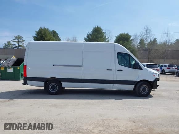 ✅ 2024 Mercedes-Benz Sprinter Cargo • VIN: W1Y4NCHY9RT181069 • Lot: 42072697. Wystawiony na IAAI z przebiegiem 26 861 mil. Bezpłatny archiwum sprzedaży aukcyjnych z USA i szczegółowy raport historii pojazdu na DreamBid. Zdjęcie 13.