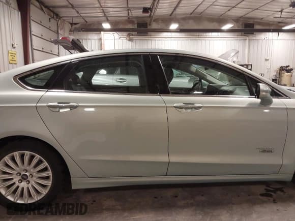 ✅ 2013 Ford Fusion Titanium • VIN: 3FA6P0SU7DR179994 • Lot: 41915854. Listed on IAAI with 157,717 mi. Free auction sales archive from the USA and detailed vehicle history report at DreamBid. Image 13.