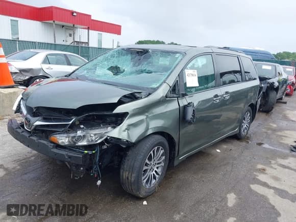 ✅ 2020 Toyota Sienna XLE Auto Access Seat • VIN: 5TDYZ3DC6LS021788 • Lot: 42178834. Listed on IAAI with 132,107 mi. Free auction sales archive from the USA and detailed vehicle history report at DreamBid. Image 19.