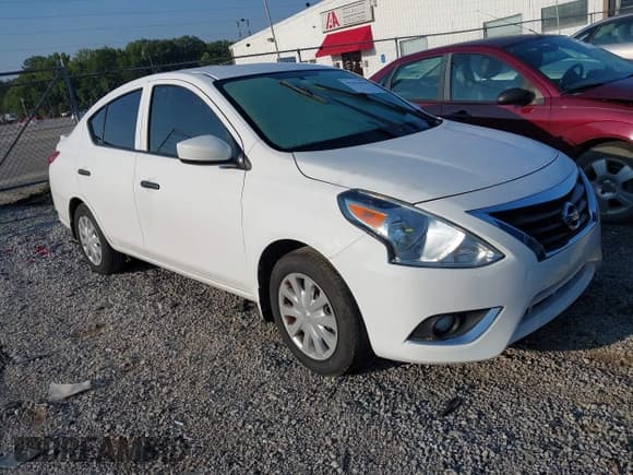 ✅ 2019 Nissan Versa S Plus • VIN: 3N1CN7AP0KL819831 • Лот: 42994506. Опубликован ранее на IAAI с пробегом Не указан. Бесплатный доступ к архиву аукционных продаж из США и подробный отчёт об истории автомобиля на DreamBid. Изображение 1.