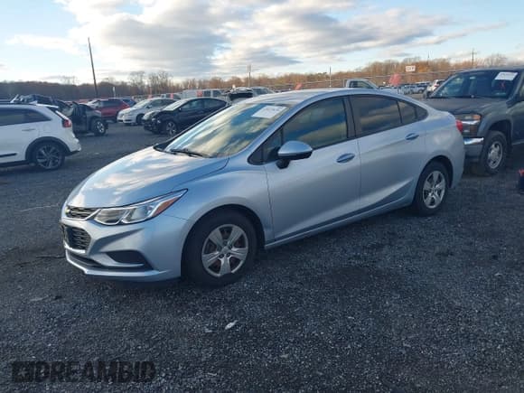 ✅ 2018 Chevrolet Cruze LS • VIN: 1G1BC5SM4J7146593 • Lot: 43677639. Listed on IAAI with 169,172 mi. Free auction sales archive from the USA and detailed vehicle history report at DreamBid. Image 2.