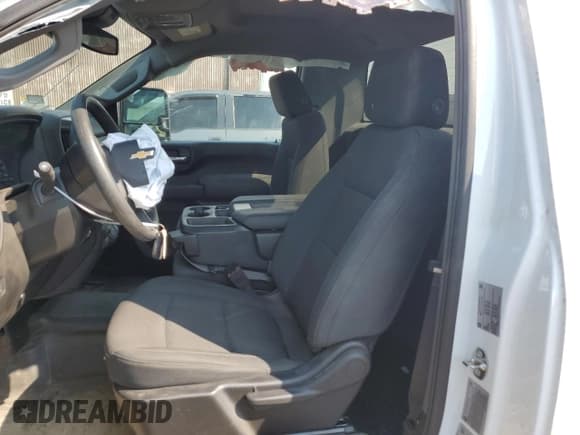 ✅ 2024 Chevrolet Silverado 2500HD • VIN: 1GC3YLEY1RF354321 • Lot: 65120074. Wystawiony na Copart z przebiegiem 5 200 mil. Bezpłatny archiwum sprzedaży aukcyjnych z USA i szczegółowy raport historii pojazdu na DreamBid. Zdjęcie 7.