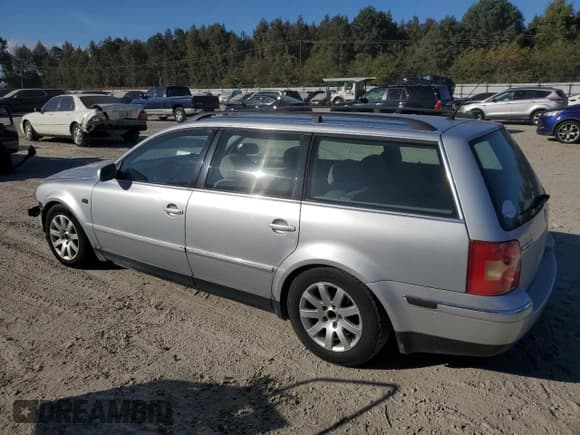 ✅ 2003 Volkswagen Passat • VIN: WVWVH63B33E316580 • Lot: 78719534. Listed on Copart with 208,506 mi. Free auction sales archive from the USA and detailed vehicle history report at DreamBid. Image 2.