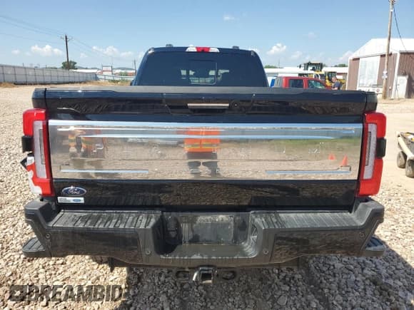 ✅ 2024 Ford F-350 XL • VIN: 1FT8W3BM8REF12561 • Lot: 69317595. Wystawiony na Copart z przebiegiem 29 289 mil. Bezpłatny archiwum sprzedaży aukcyjnych z USA i szczegółowy raport historii pojazdu na DreamBid. Zdjęcie 6.