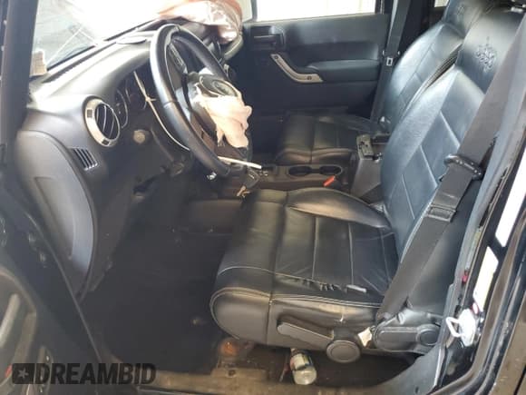 ✅ 2012 Jeep Wrangler Unlimited Sahara • VIN: 1C4BJWEGXCL185708 • Лот: 62066965. Опубликован ранее на Copart с пробегом 105 893 миль. Бесплатный доступ к архиву аукционных продаж из США и подробный отчёт об истории автомобиля на DreamBid. Изображение 7.