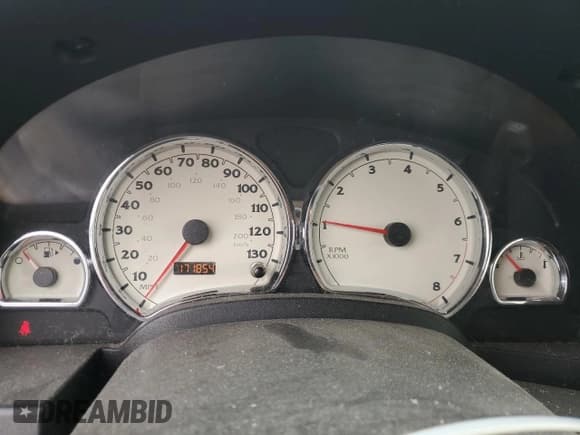 ✅ 2007 Saturn VUE V6 • VIN: 5GZCZ53477S874258 • Lot: 82225855. Wystawiony na Copart z przebiegiem 171 854 mil. Bezpłatny archiwum sprzedaży aukcyjnych z USA i szczegółowy raport historii pojazdu na DreamBid. Zdjęcie 9.