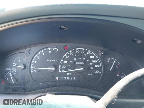 ✅ 1998 Ford Explorer XL • VIN: 1FMZU34EXWZA91412 • Lot: 42917711. Wystawiony na IAAI z przebiegiem 138 651 mil. Bezpłatny archiwum sprzedaży aukcyjnych z USA i szczegółowy raport historii pojazdu na DreamBid. Zdjęcie 7.