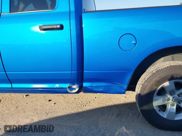 2024 Ram 1500 SLT z VIN 1C6RR6GG0RS123129, wystawiony jako IAAI lot #43186866 z przebiegiem 53 868 mil mil oraz . Historia ofert i sprzedaży dostępna na DreamBid. Obrazek 6.